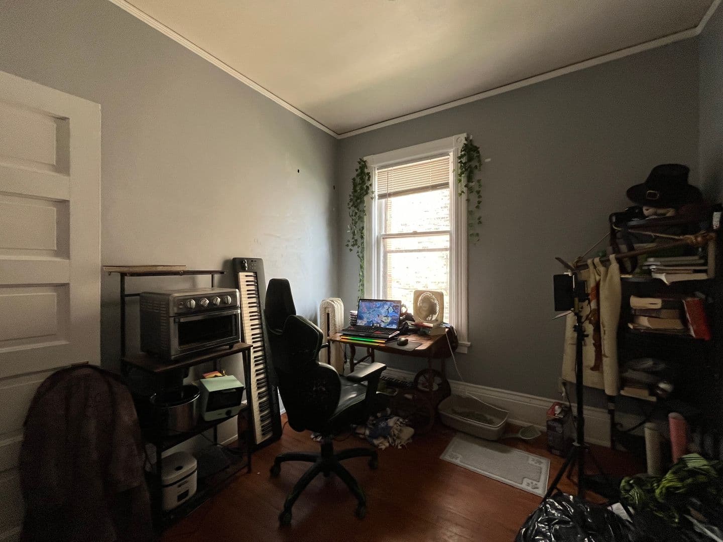 Milwaukee Apartment: 1830 N. Oakland Ave.