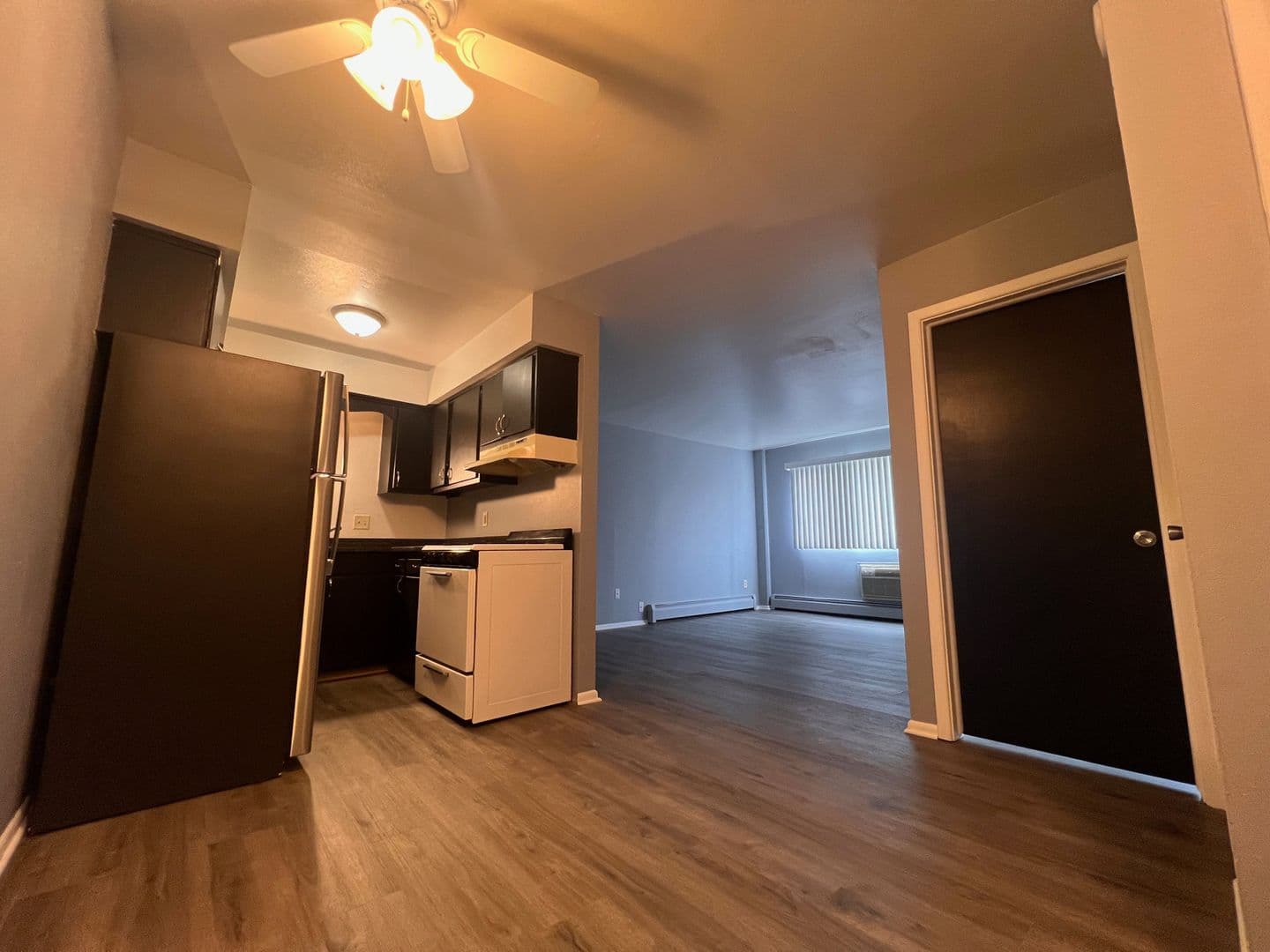 Milwaukee Apartment: 1576 N. Warren Ave.