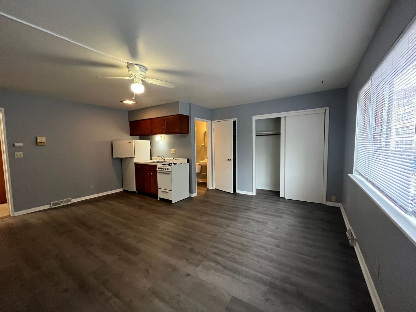 Milwaukee Apartment: 1517 Royall Pl