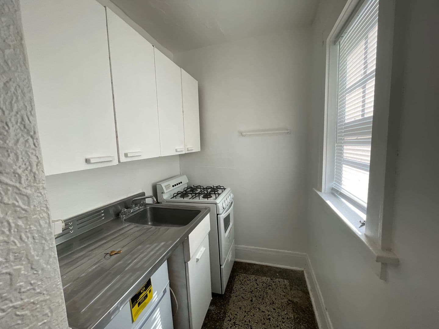 Milwaukee Apartment: 1767 N. Arlington Place