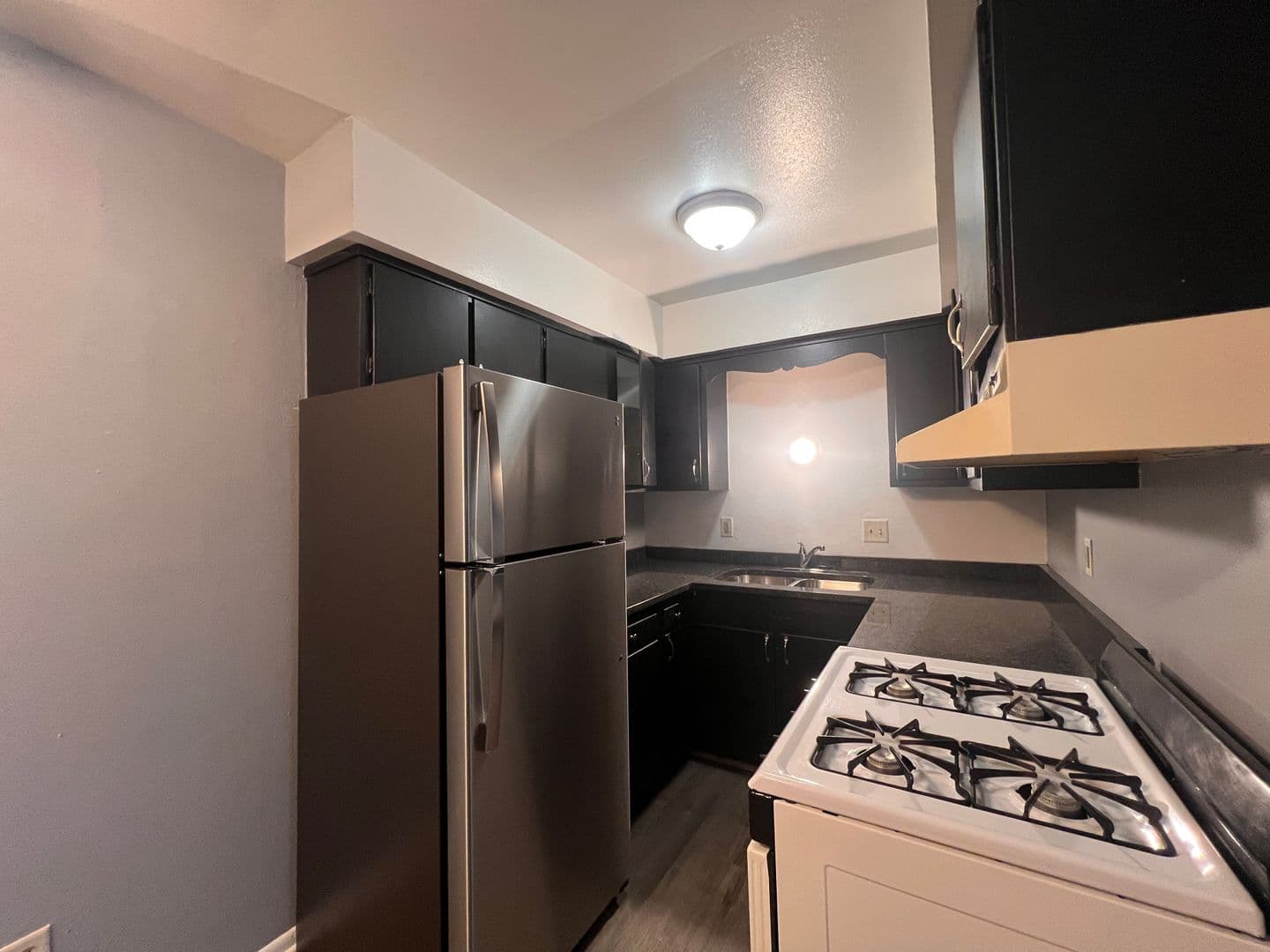 Milwaukee Apartment: 1576 N. Warren Ave.