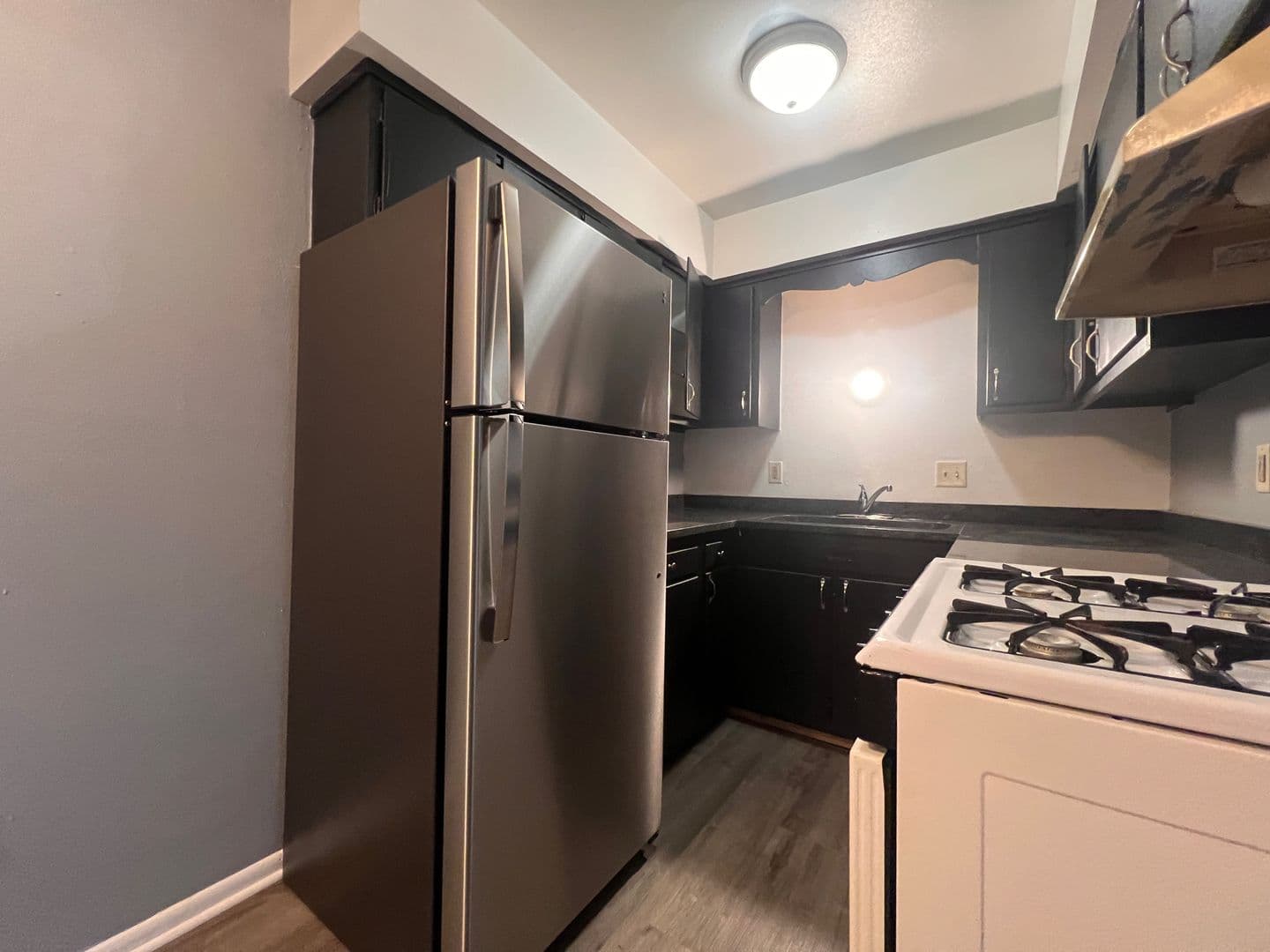 Milwaukee Apartment: 1576 N. Warren Ave.