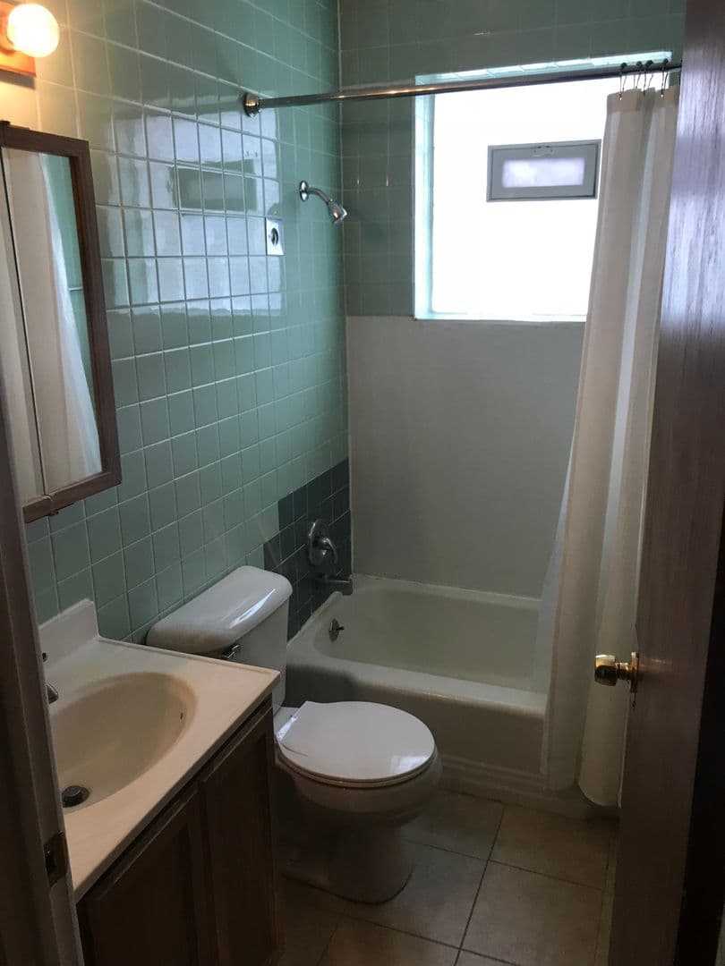 Milwaukee Apartment: 1417 N. Prospect Avenue