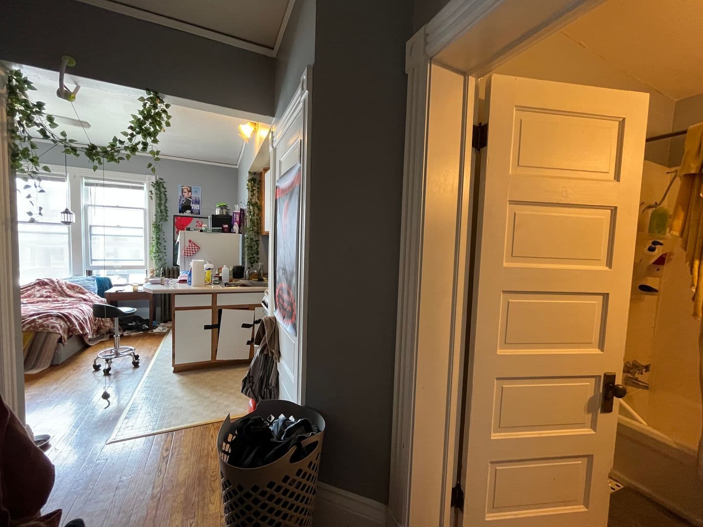 Milwaukee Apartment: 1830 N. Oakland Ave.