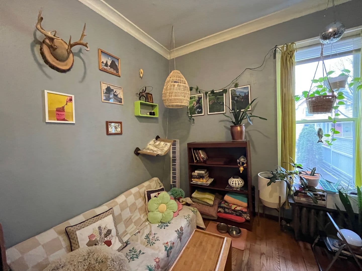 Milwaukee Apartment: 1604 E Kane Pl.