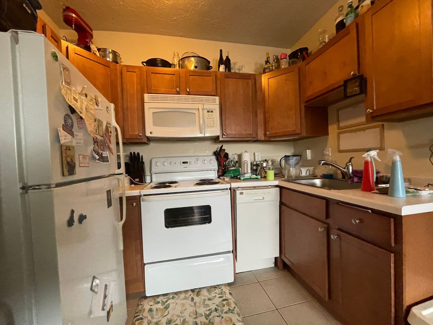 Shorewood Apartment: 3553 N. Oakland Ave