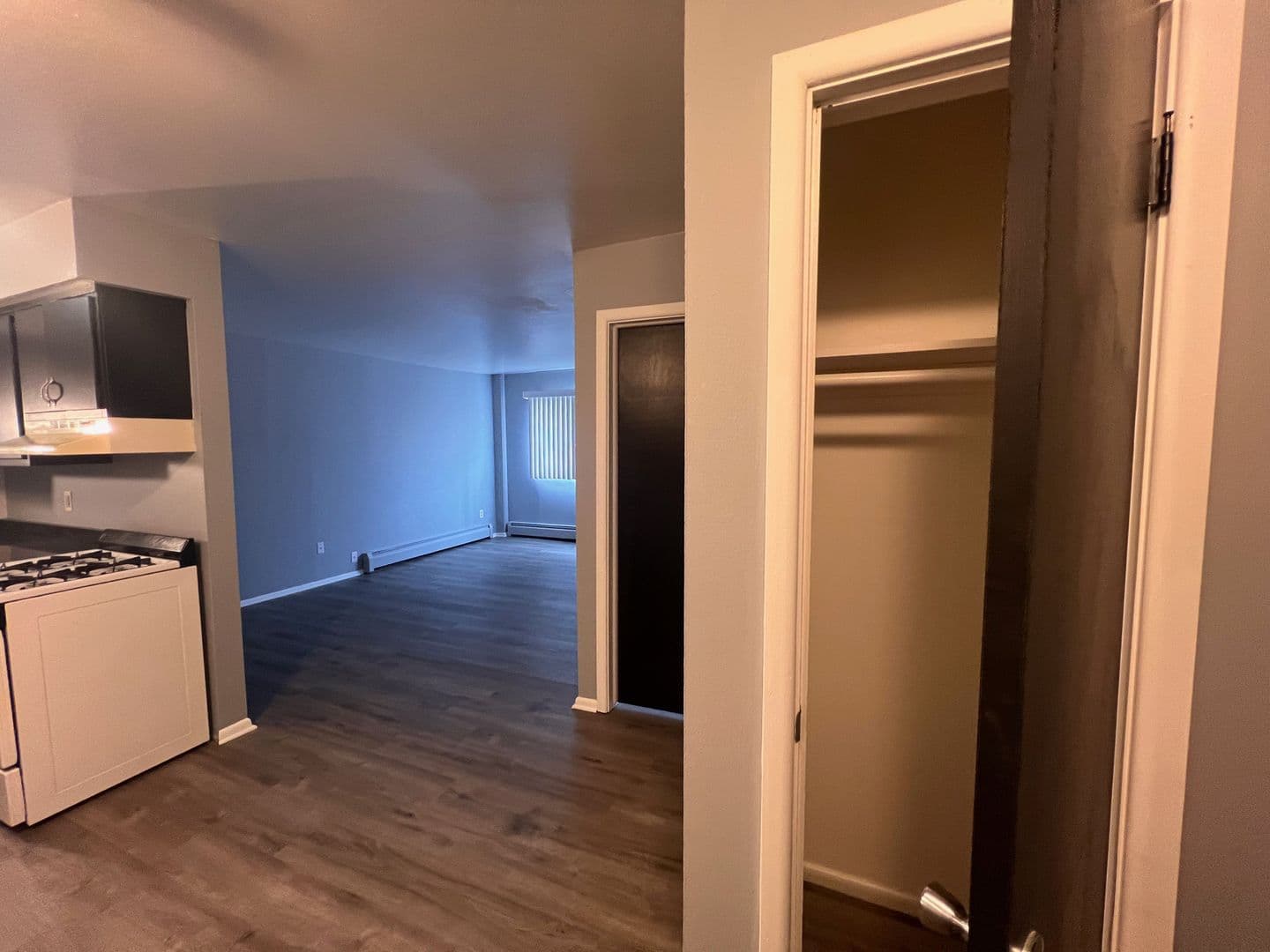 Milwaukee Apartment: 1576 N. Warren Ave.