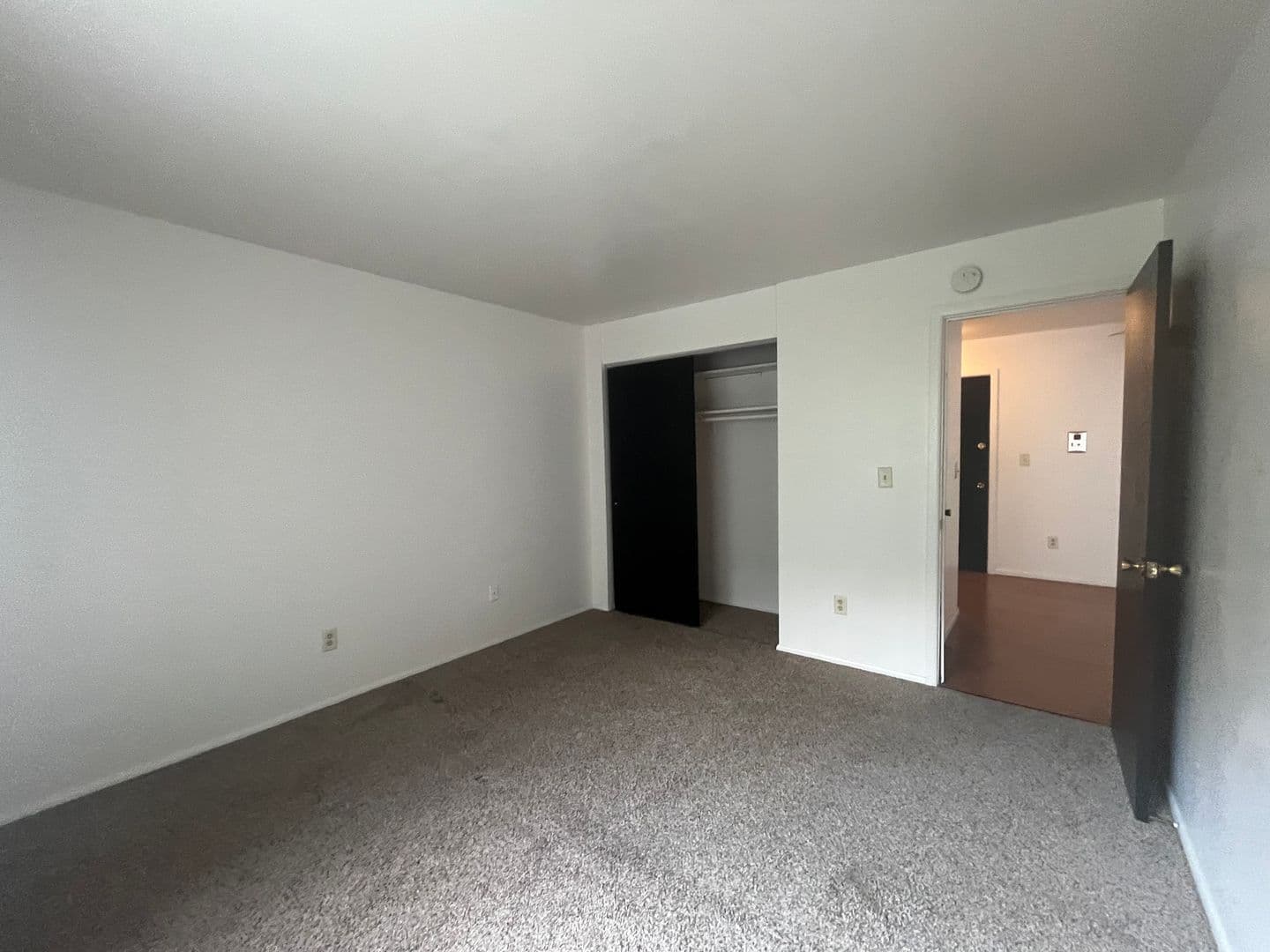 Milwaukee Apartment: 1576 N. Warren Ave.