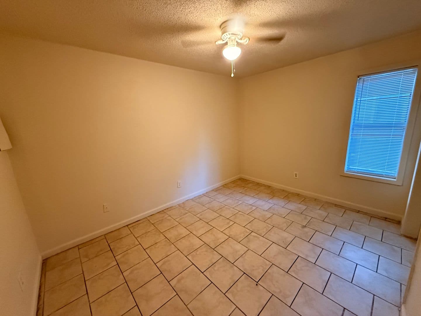 Jonesboro Apartment: 1723 S Church St