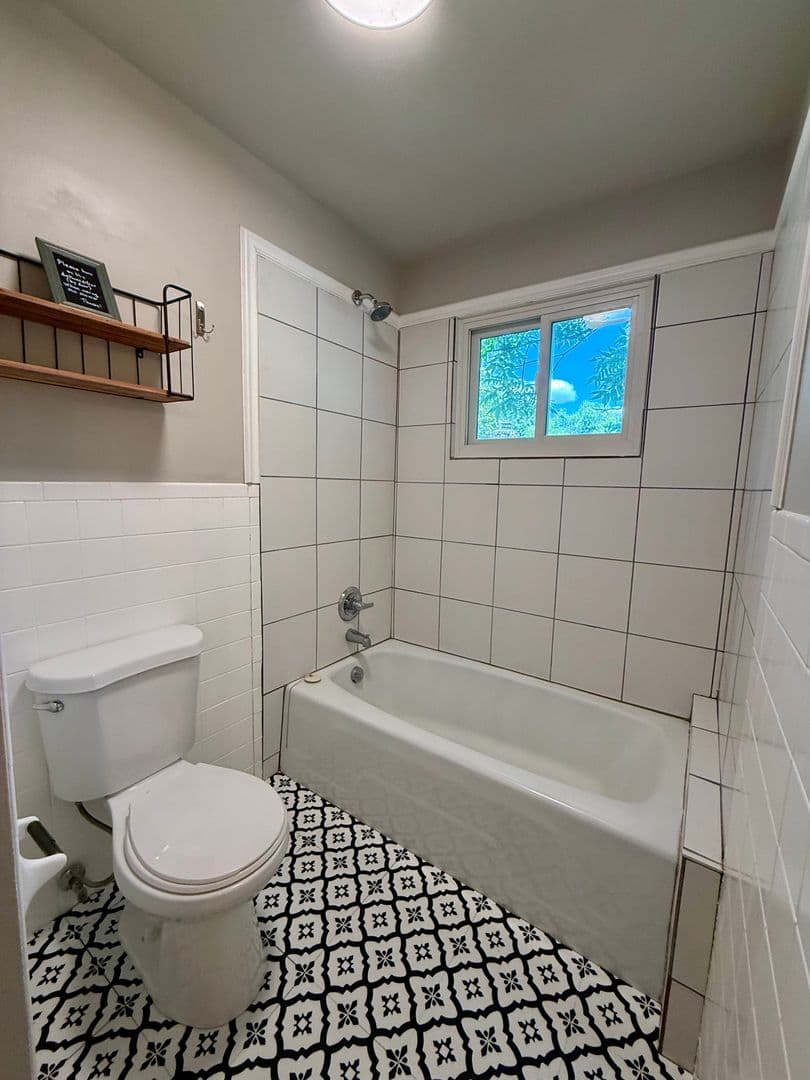 Jonesboro House: 316 Marzee Ann Drive