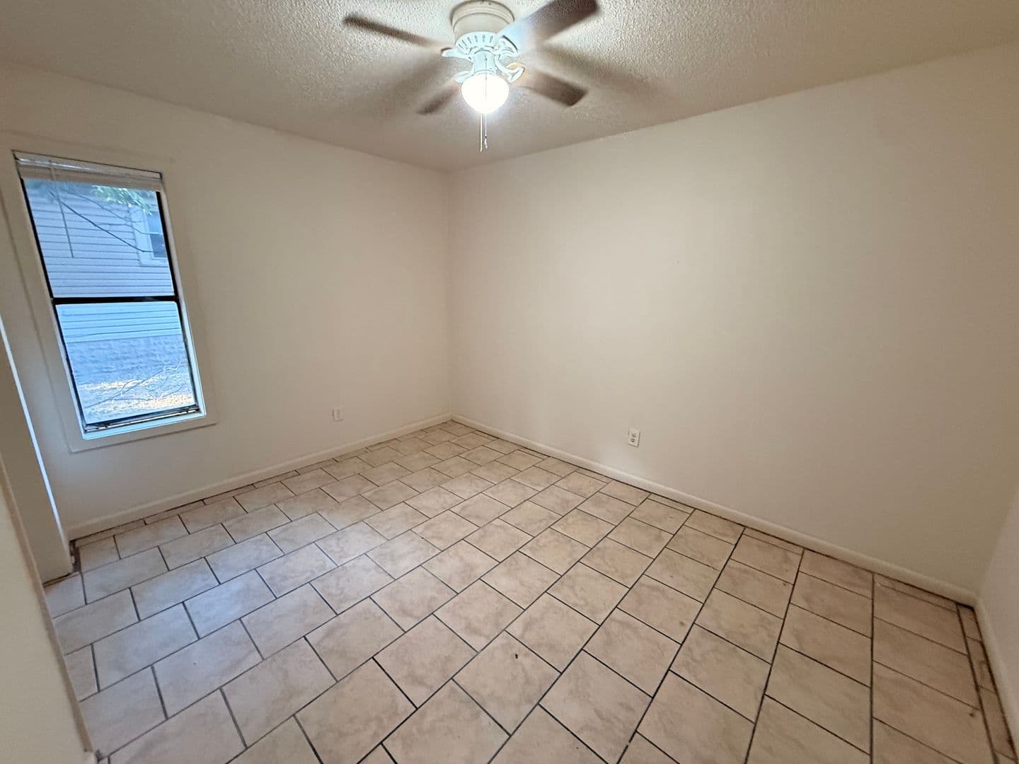 Jonesboro Apartment: 1723 S Church St