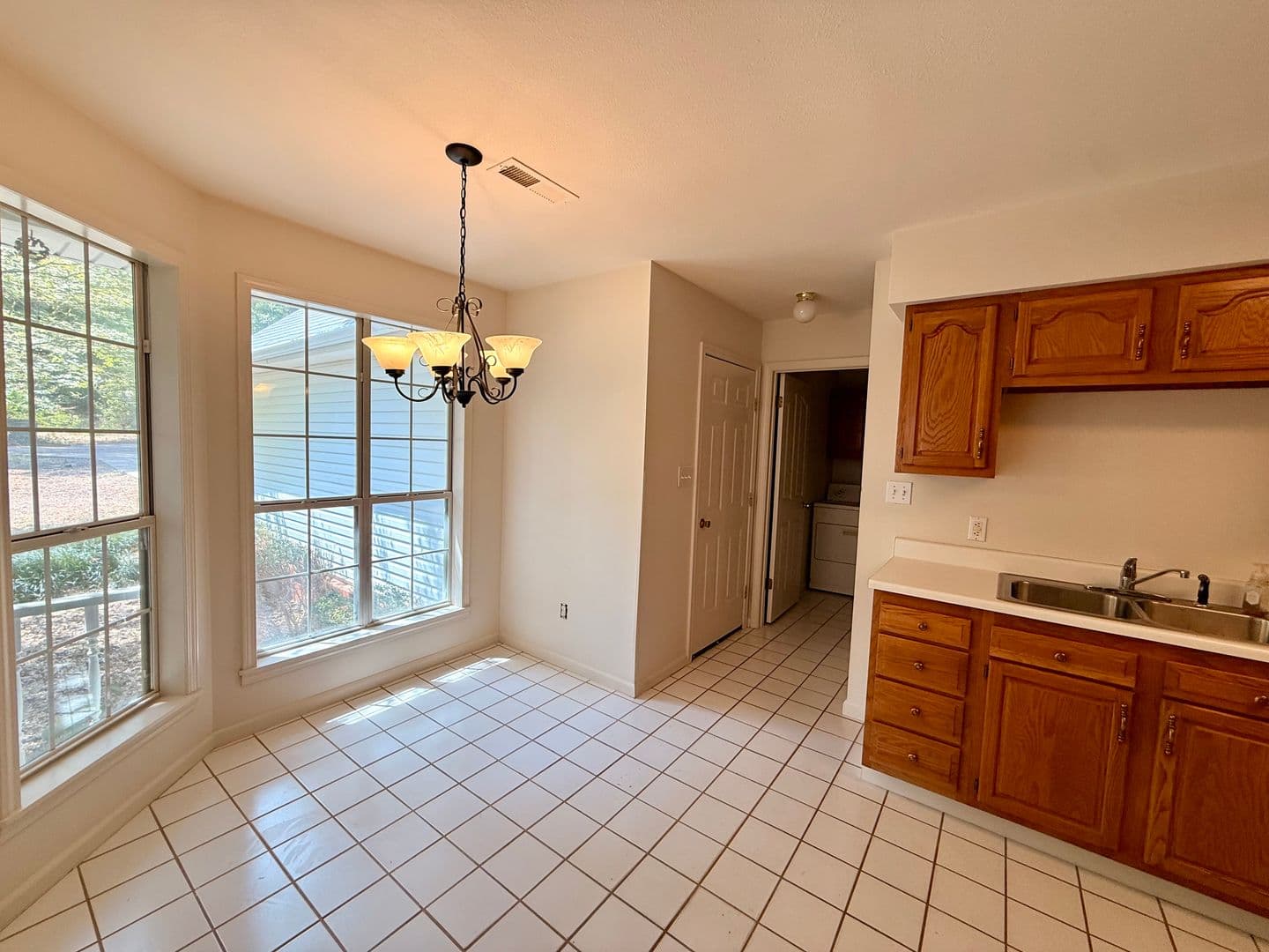 Jonesboro House: 3108 Maplewood Terrace