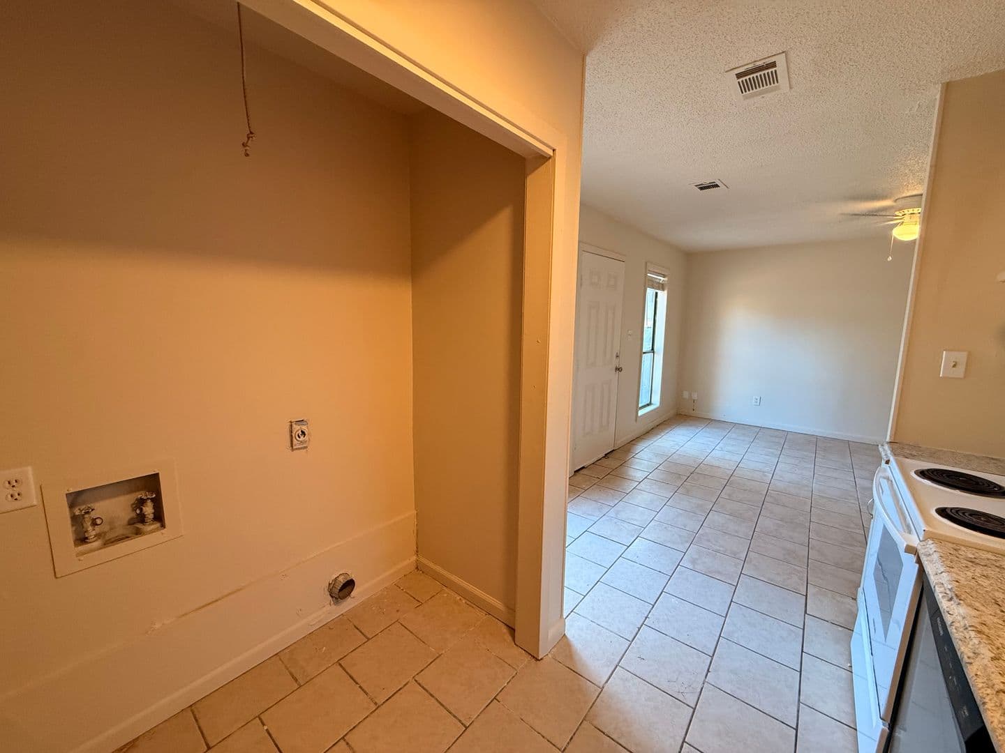 Jonesboro Apartment: 1723 S Church St