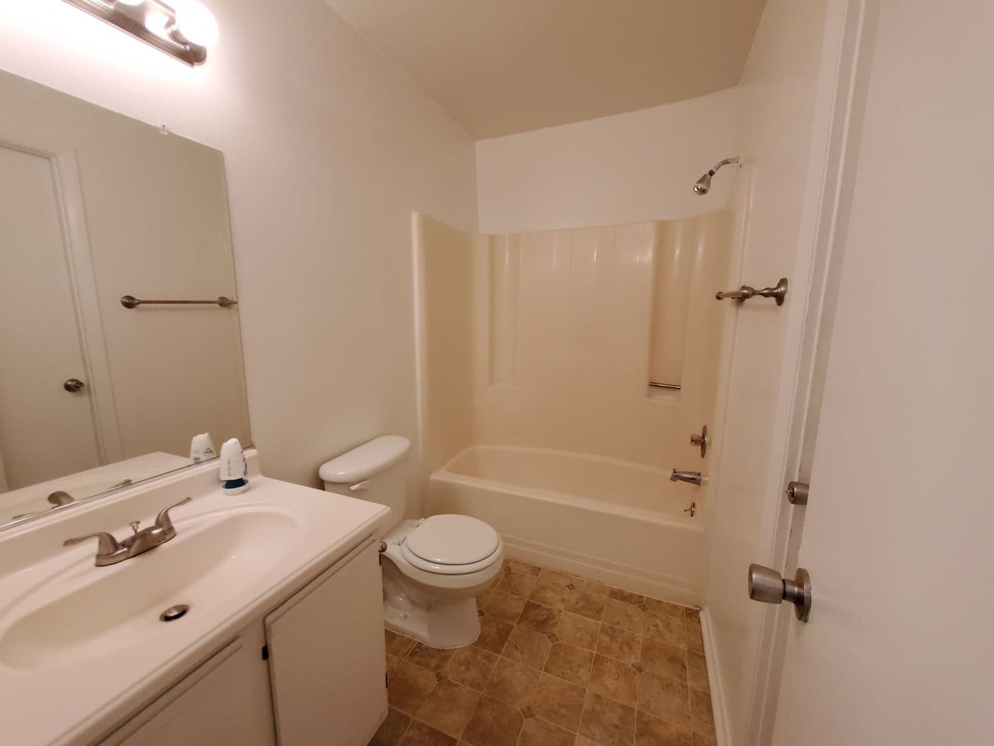 Virginia Beach Condo: 327 Thalia Station Ct