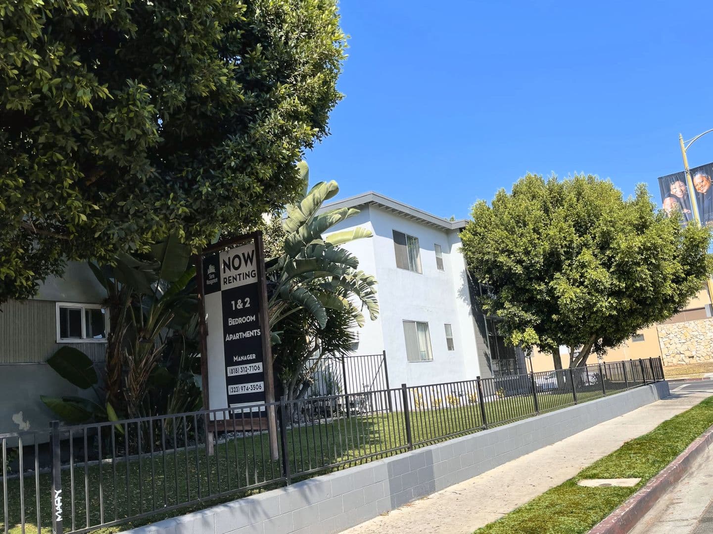 Los Angeles Apartment: 4757-4761 San Vicente Blvd.