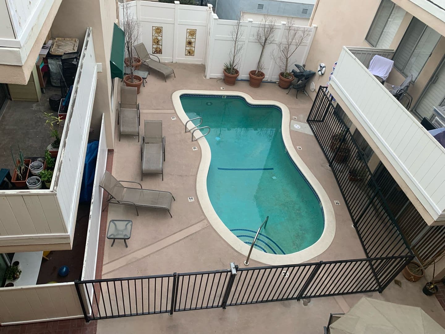 Beverly Hills Apartment: 442 So. Rexford Drive