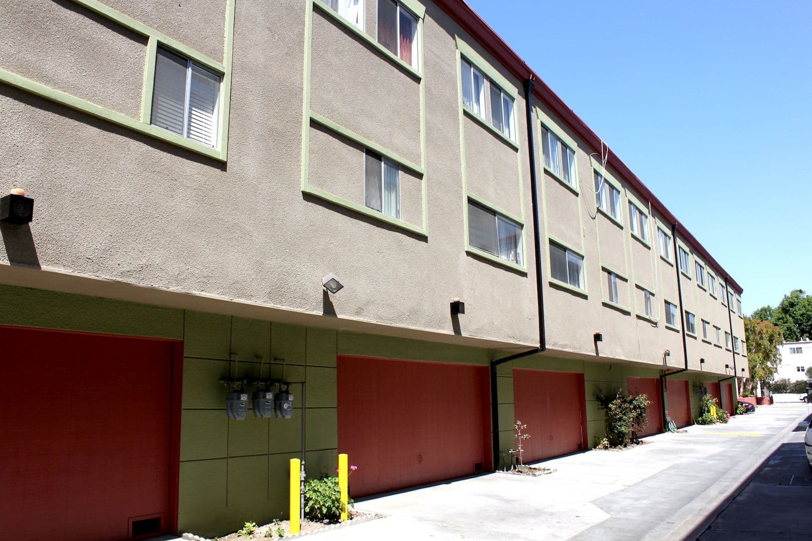 Canoga Park Townhome: 21030 Gresham Street