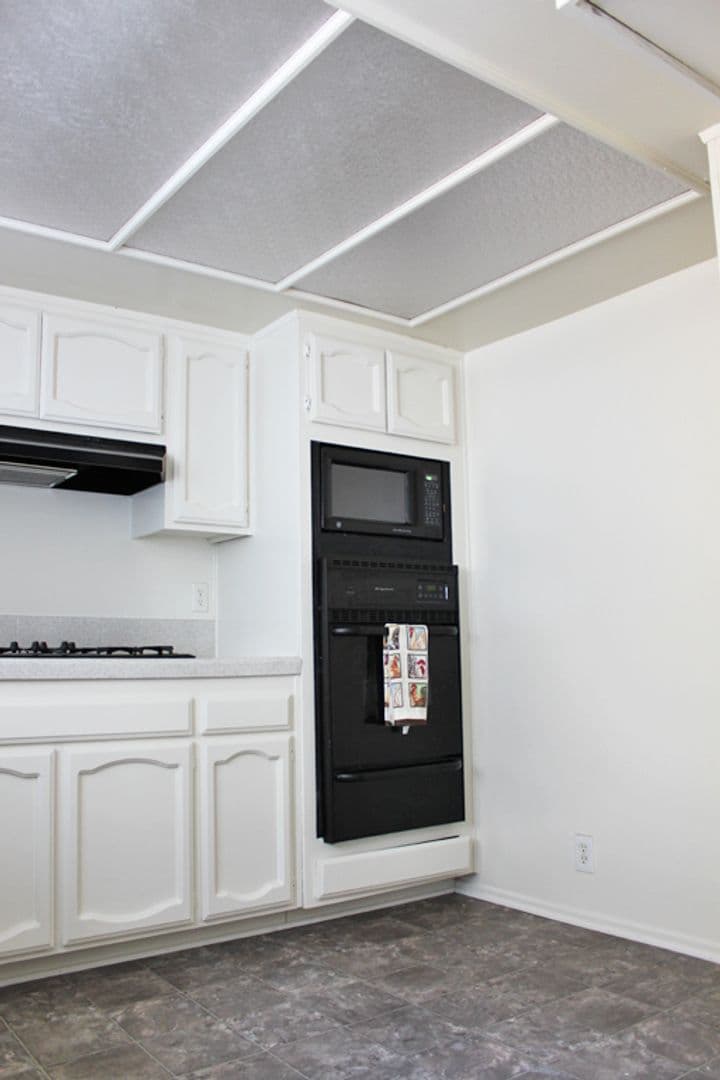 Canoga Park Townhome: 21051 Gresham Street