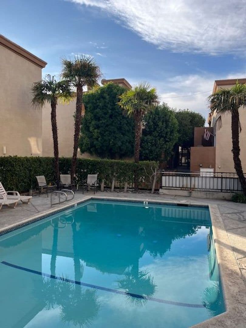 Canoga Park Townhome: 7700 Topanga Canyon Blvd.