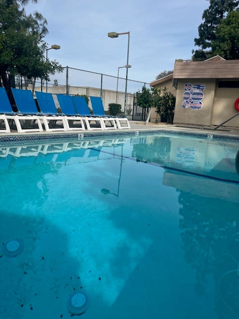 Canoga Park Townhome: 21051 Gresham Street