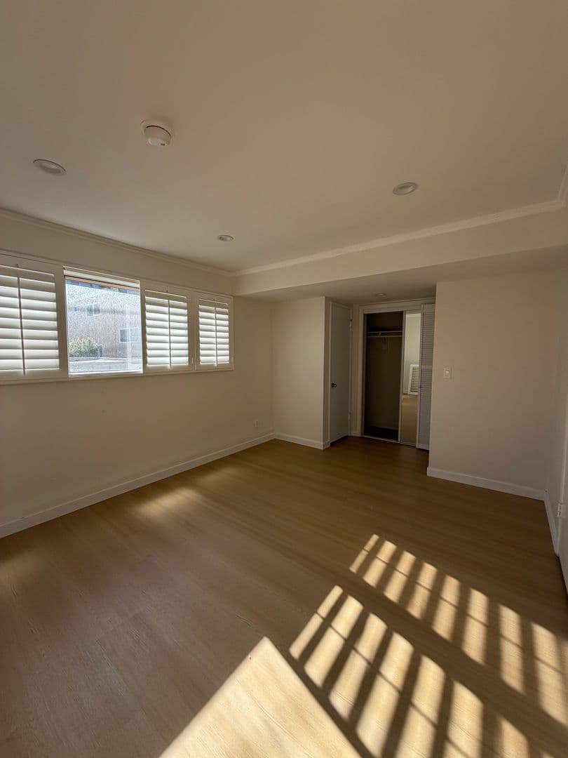 Beverly Hills Apartment: 442 So. Rexford Drive