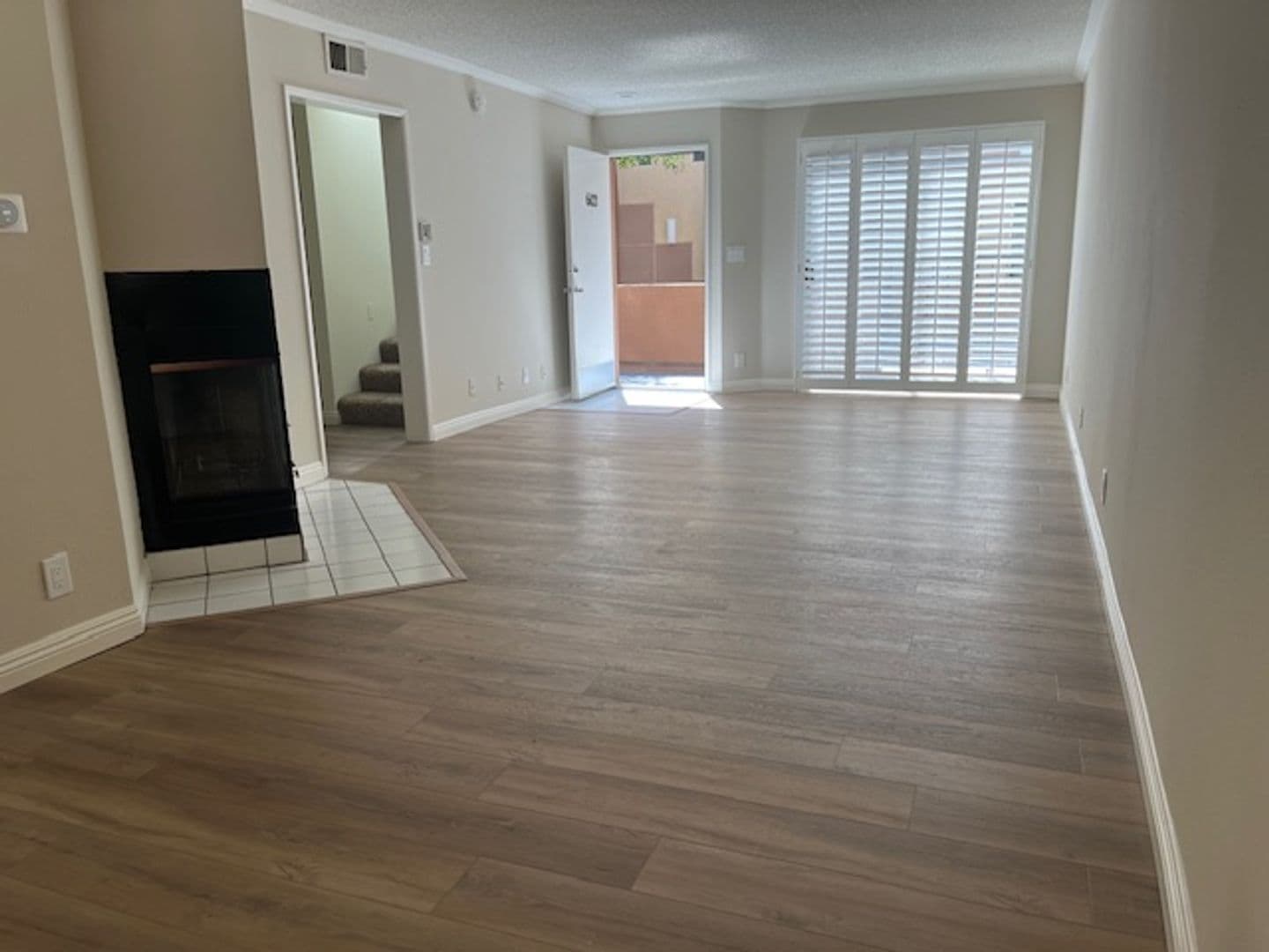 Canoga Park Townhome: 7700 Topanga Canyon Blvd.