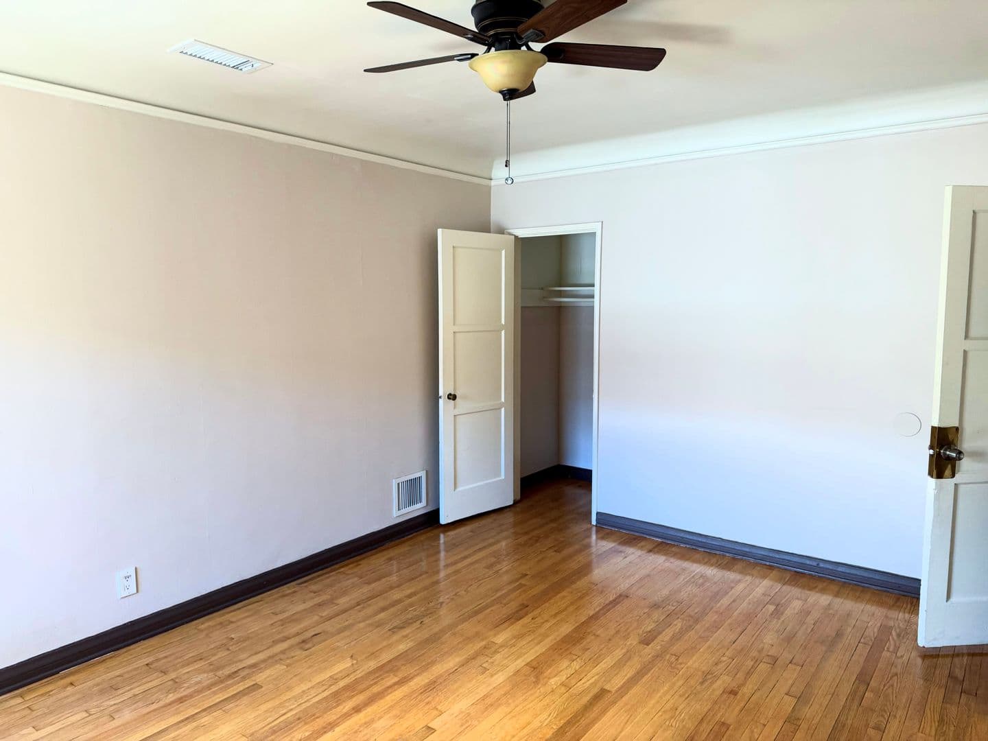 Los Angeles Apartment: 1455-57 Orange Grove Avenue