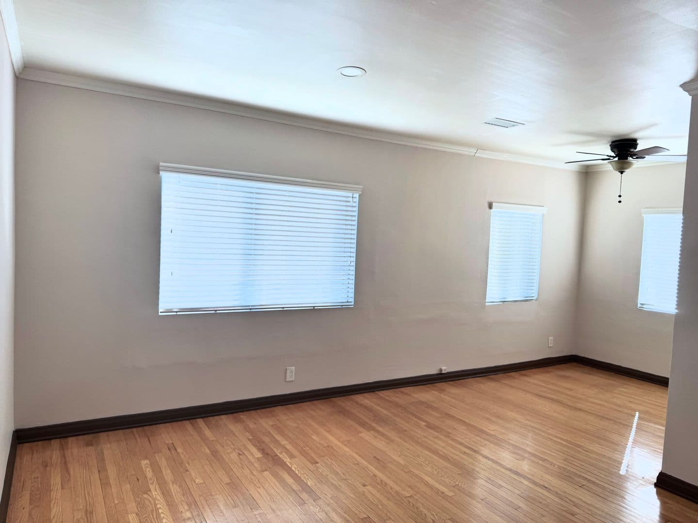 Los Angeles Apartment: 1455-57 Orange Grove Avenue