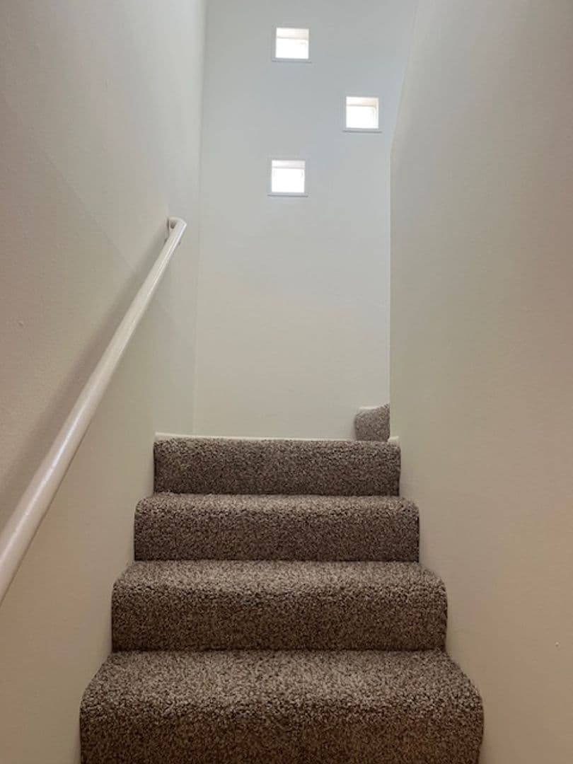 Woodland Hills Townhome: 22301-67 Victory Blvd.