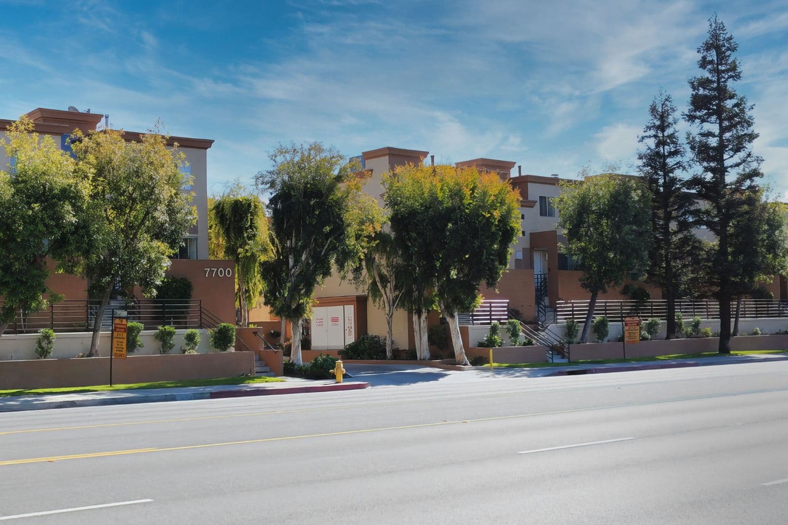 Canoga Park Townhome: 7700 Topanga Canyon Blvd.