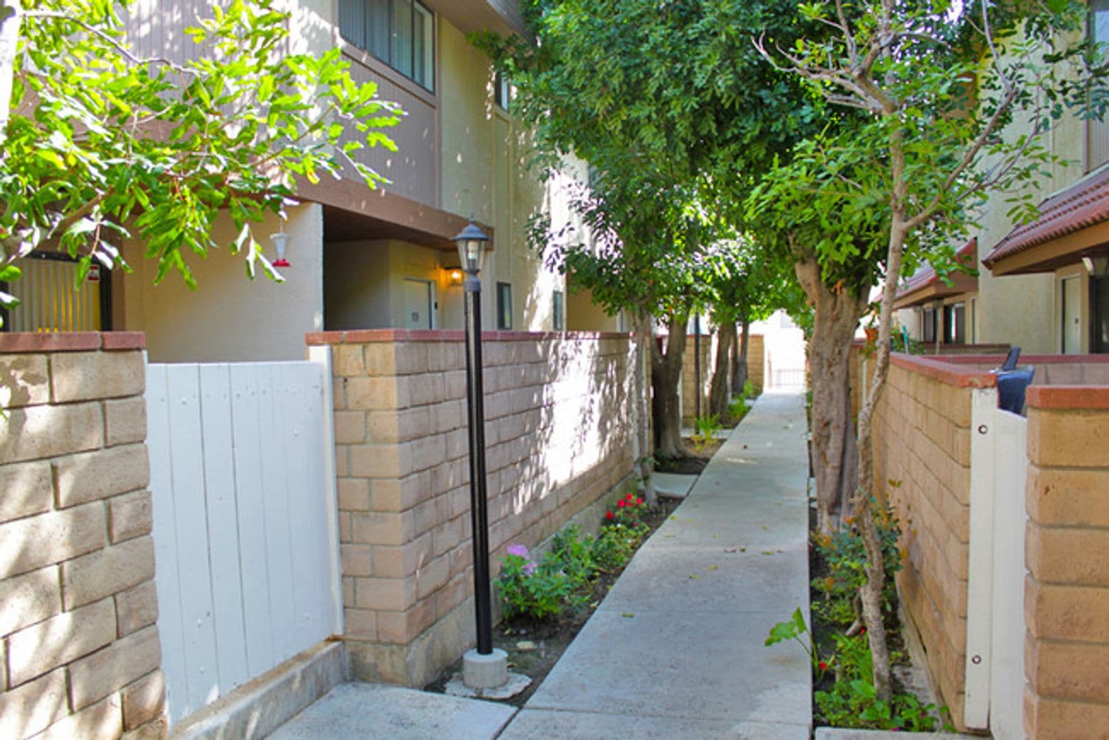 Canoga Park Townhome: 21051 Gresham Street