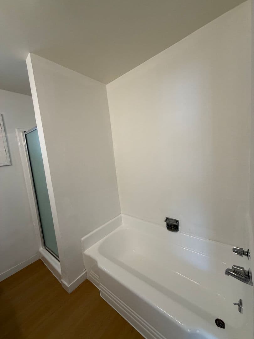 Beverly Hills Apartment: 442 So. Rexford Drive
