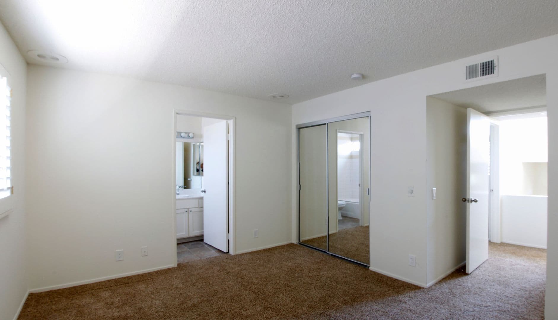 Chatsworth Townhome: 10216-34 Eton Avenue