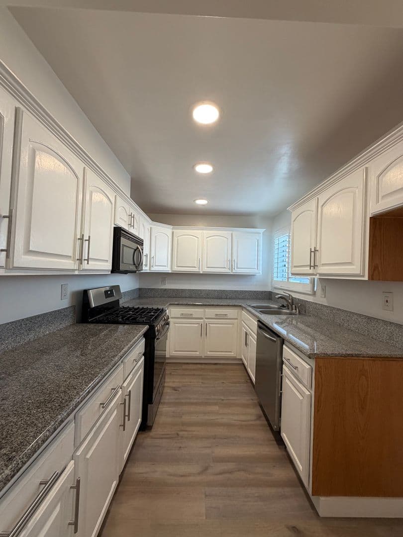Beverly Hills Apartment: 442 So. Rexford Drive