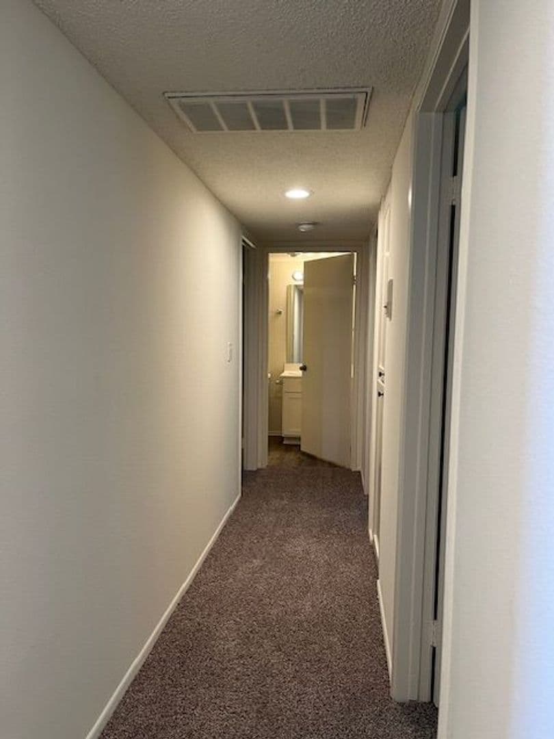 Canoga Park Townhome: 7700 Topanga Canyon Blvd.