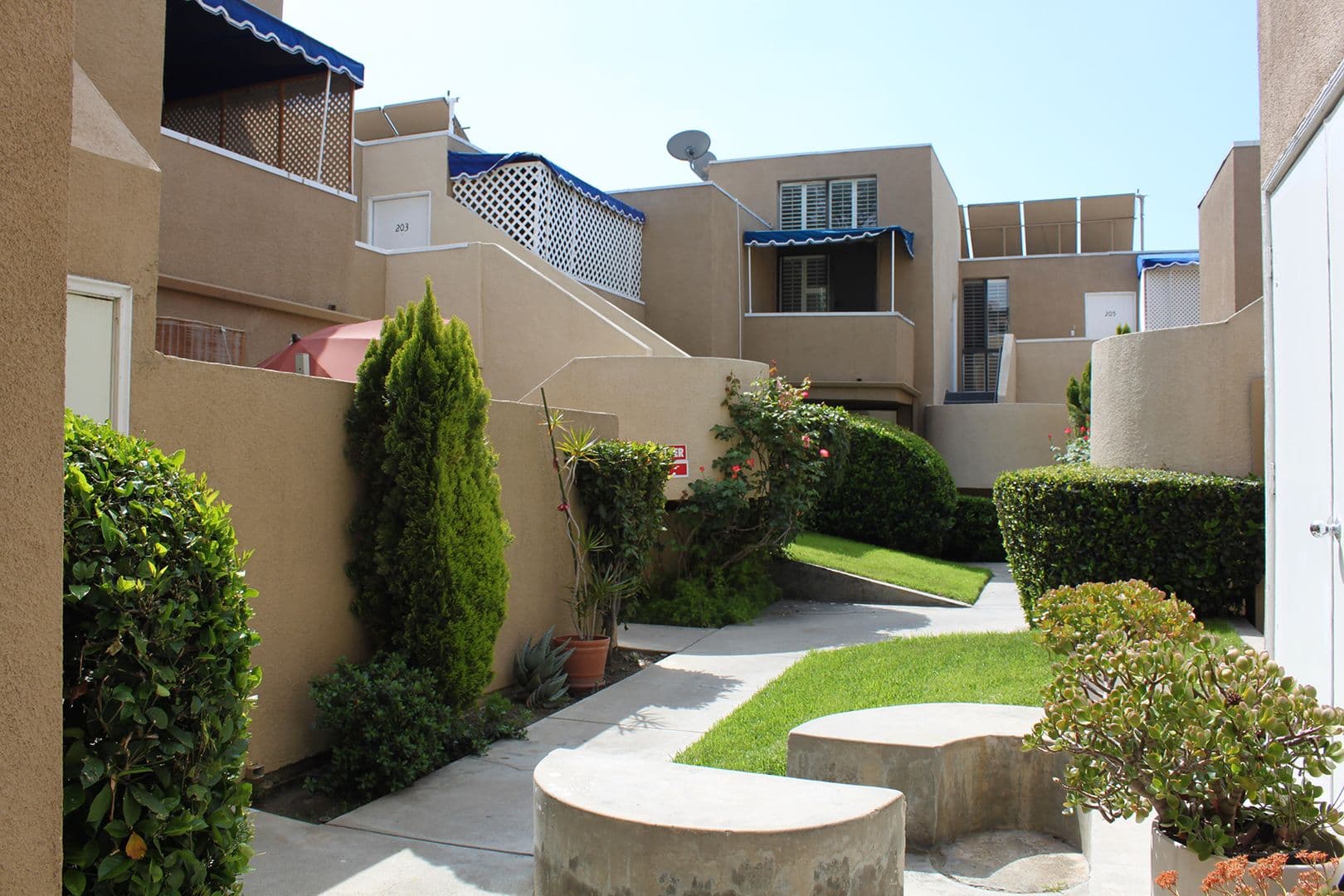 Valley Village Apartment: 12024 Kling Street