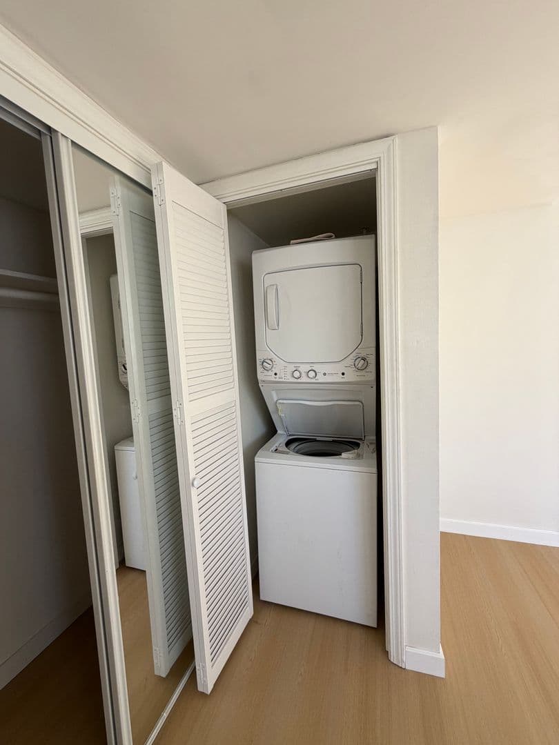 Beverly Hills Apartment: 442 So. Rexford Drive
