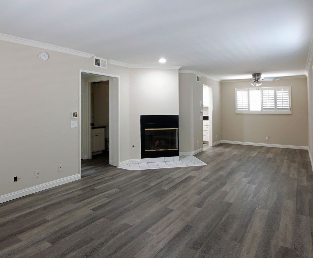 Chatsworth Townhome: 10216-34 Eton Avenue