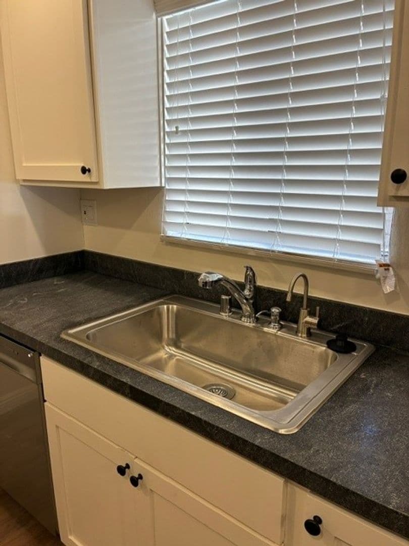 Valley Village Apartment: 12024 Kling Street
