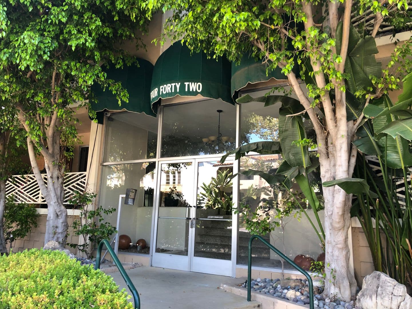 Beverly Hills Apartment: 442 So. Rexford Drive