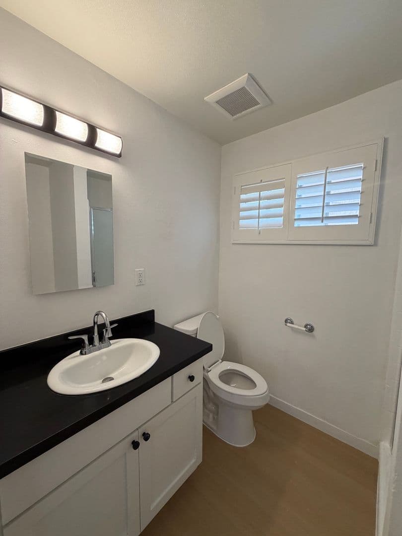 Beverly Hills Apartment: 442 So. Rexford Drive