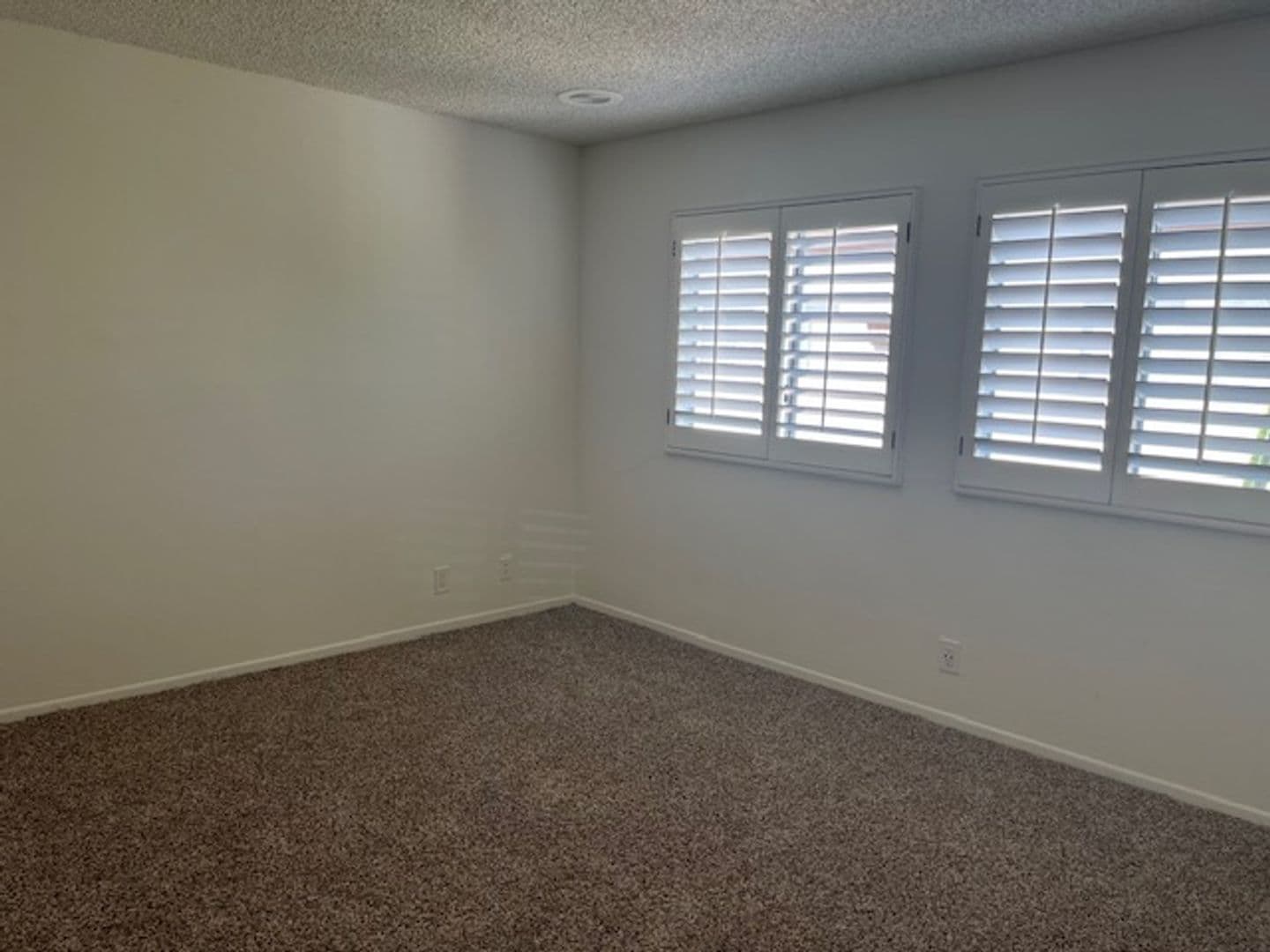 Woodland Hills Townhome: 22301-67 Victory Blvd.