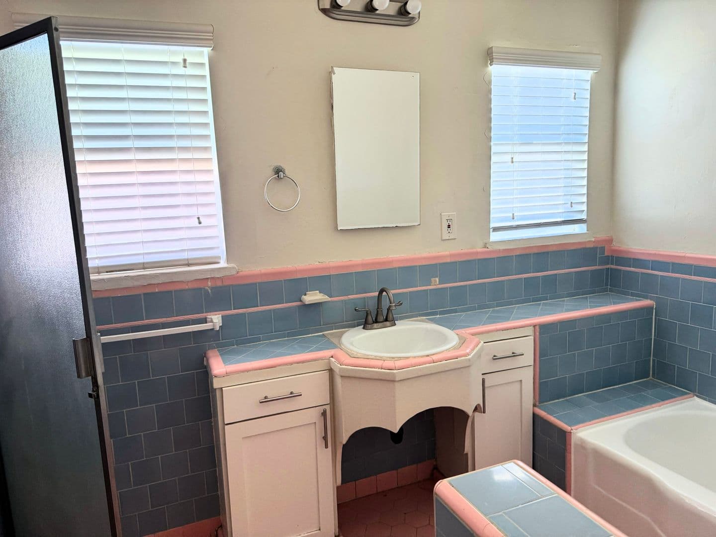 Los Angeles Apartment: 1455-57 Orange Grove Avenue