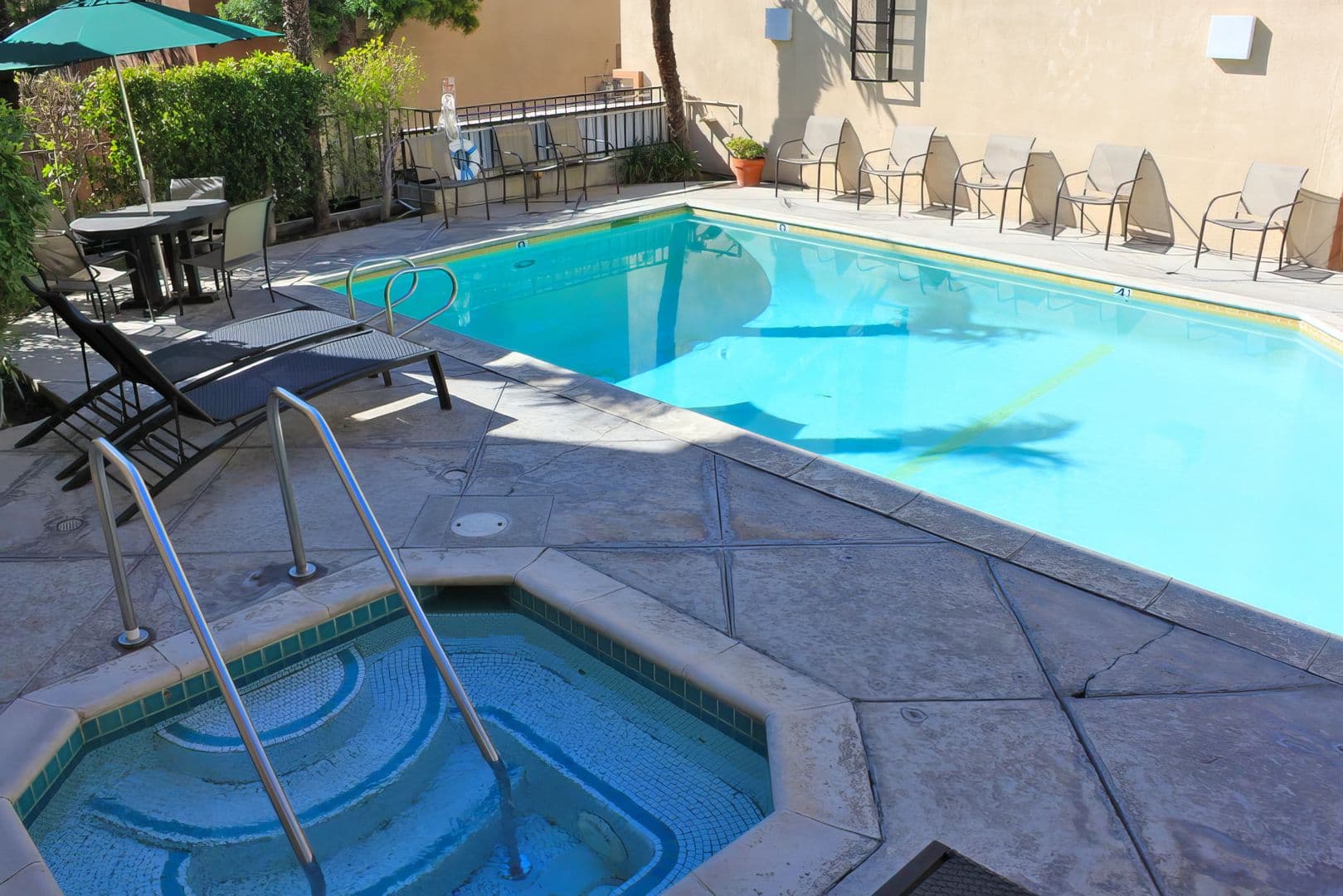 Canoga Park Townhome: 7700 Topanga Canyon Blvd.