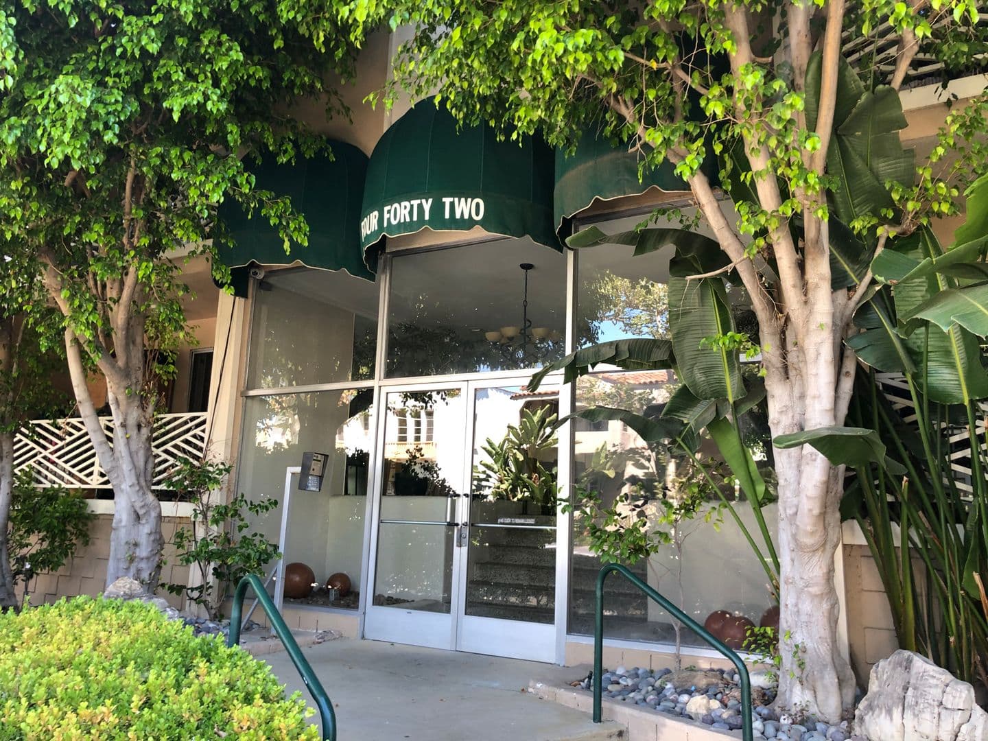 Beverly Hills Apartment: 442 So. Rexford Drive