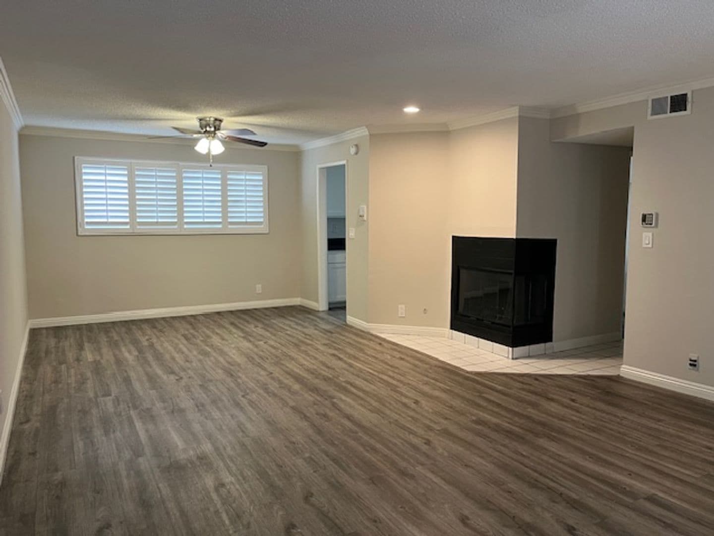 Canoga Park Townhome: 7700 Topanga Canyon Blvd.