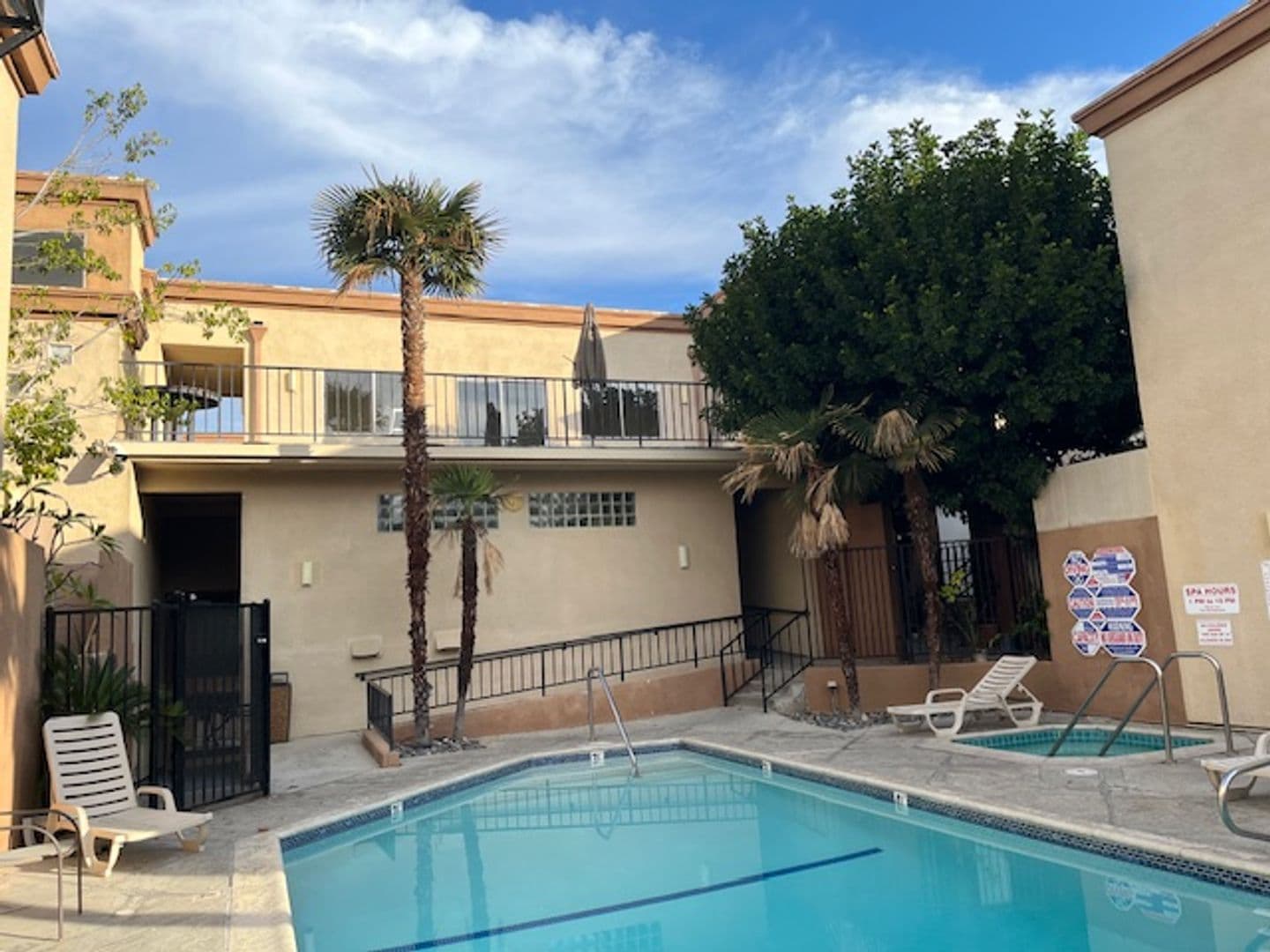 Canoga Park Townhome: 7700 Topanga Canyon Blvd.
