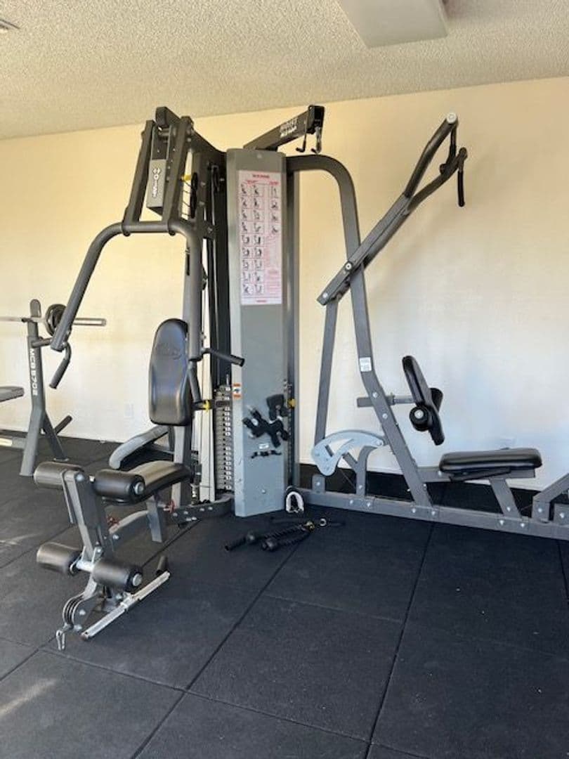 Canoga Park Townhome: 7700 Topanga Canyon Blvd.