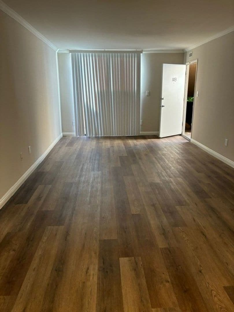 Valley Village Apartment: 12024 Kling Street