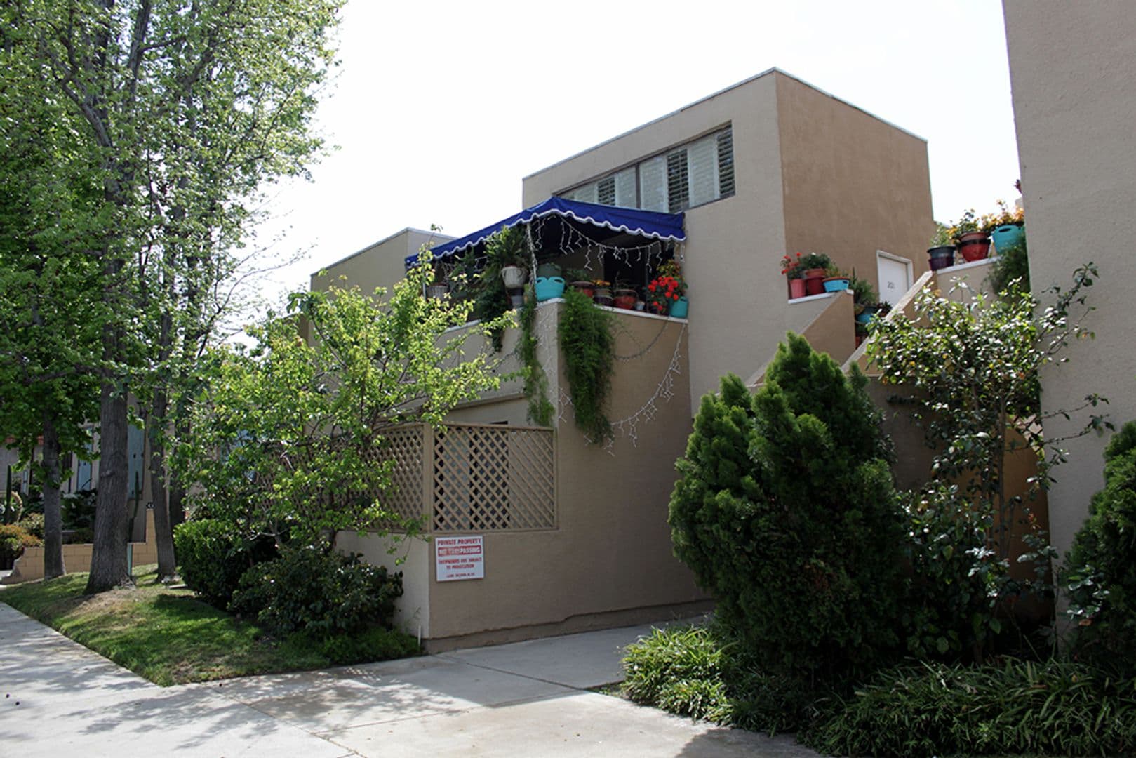 Valley Village Apartment: 12024 Kling Street